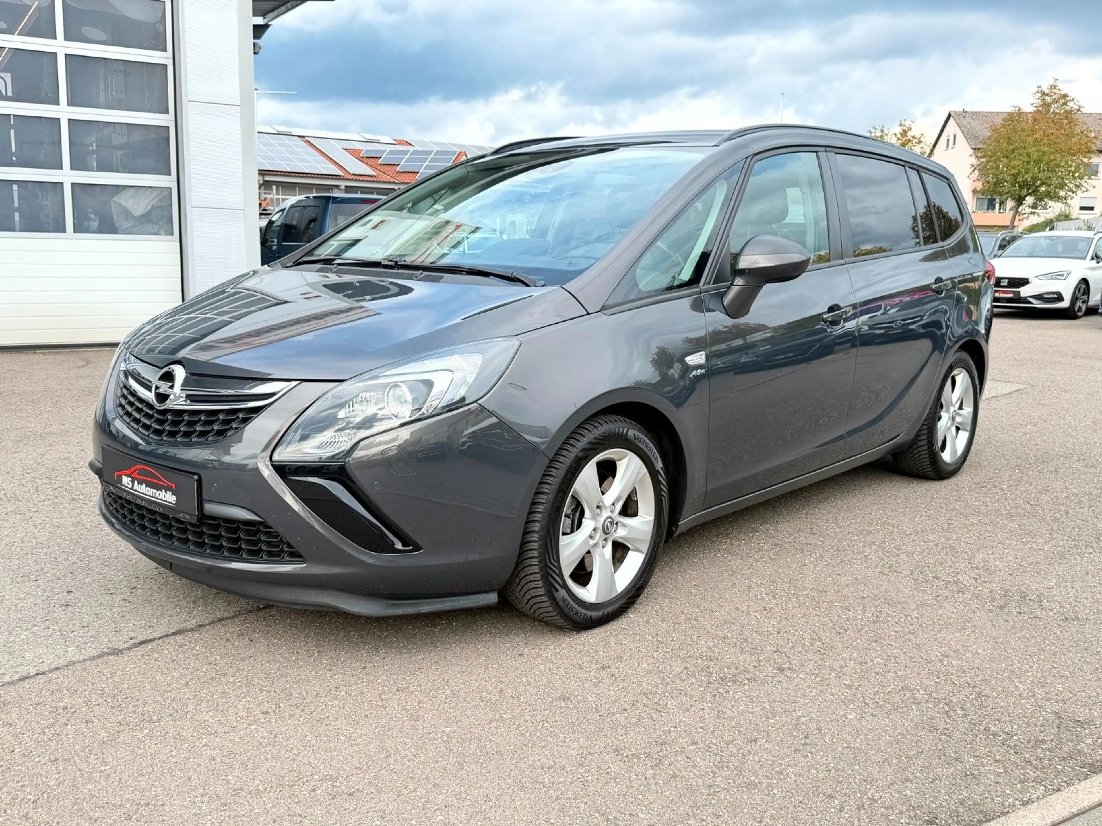 Opel Zafira C Tourer Active_Xenon_Navi_AHK_LenkHz