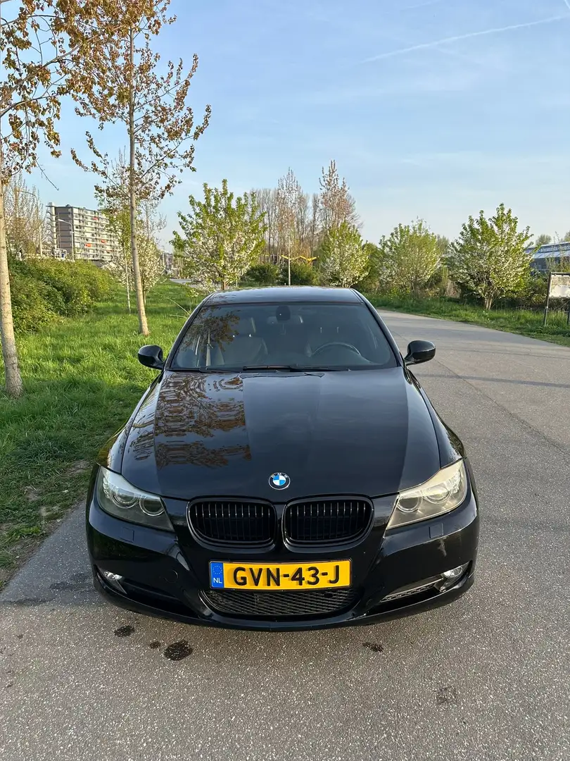 BMW 320 BMW 3-Serie 2.0 1 320 AUT 2009 Zwart Zwart - 1