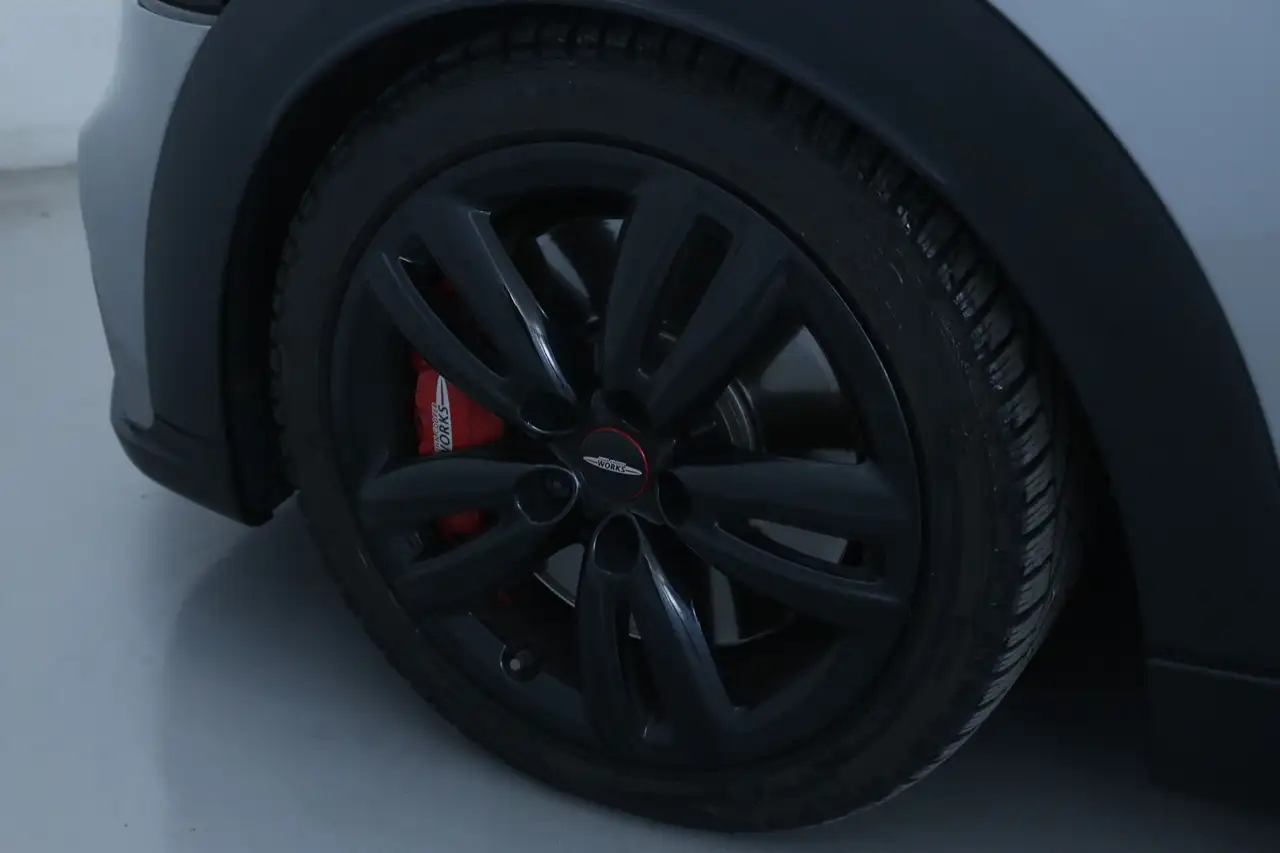 MINI John Cooper Works John Cooper Works Essential auto/Fari Bi-LED/Cerchi in lega Track Spoke Neri 27