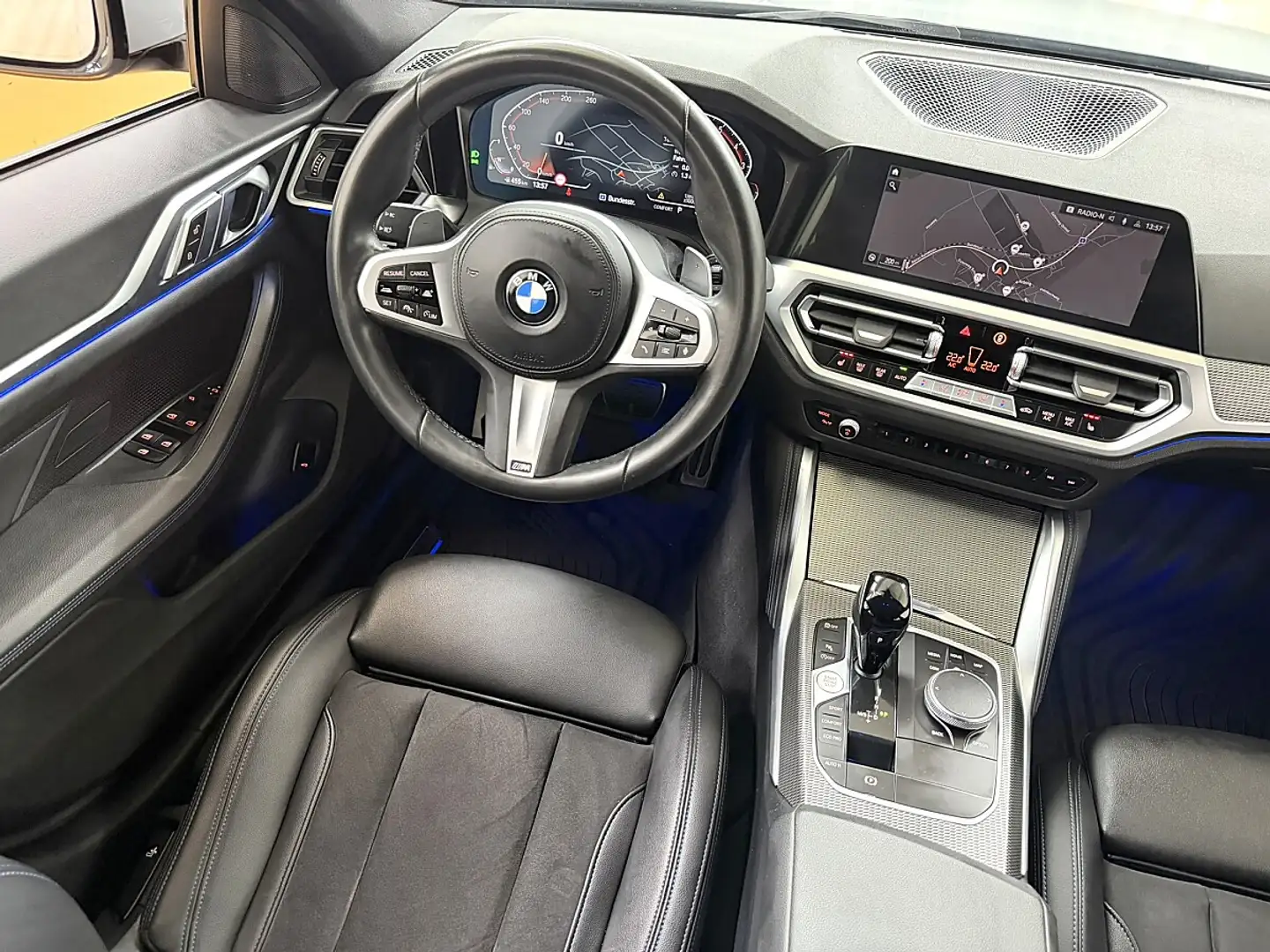 BMW 420 i Gran Coupe Aut. ///M-Paket Grau - 2