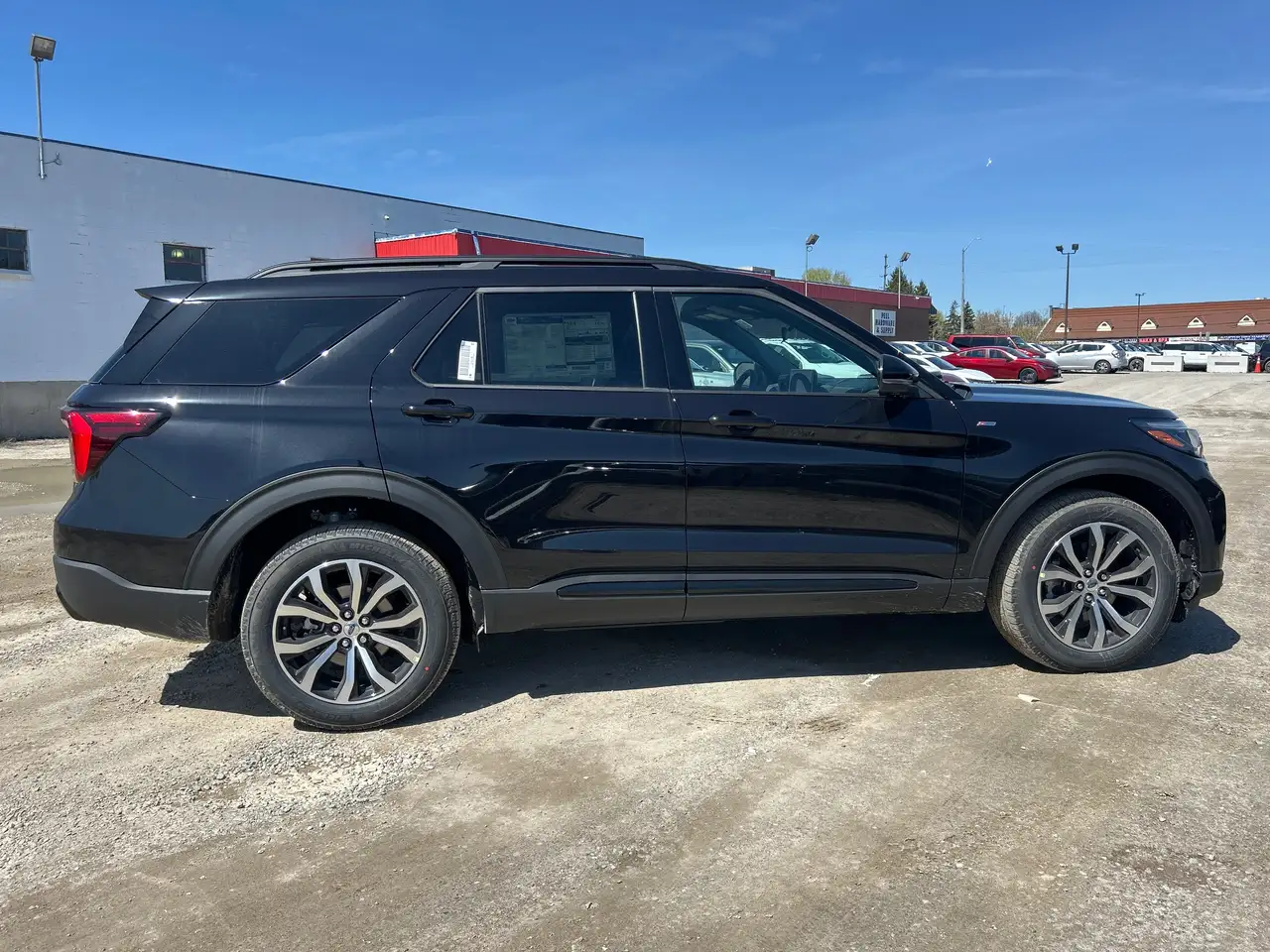 Ford Explorer снимка Ford Explorer