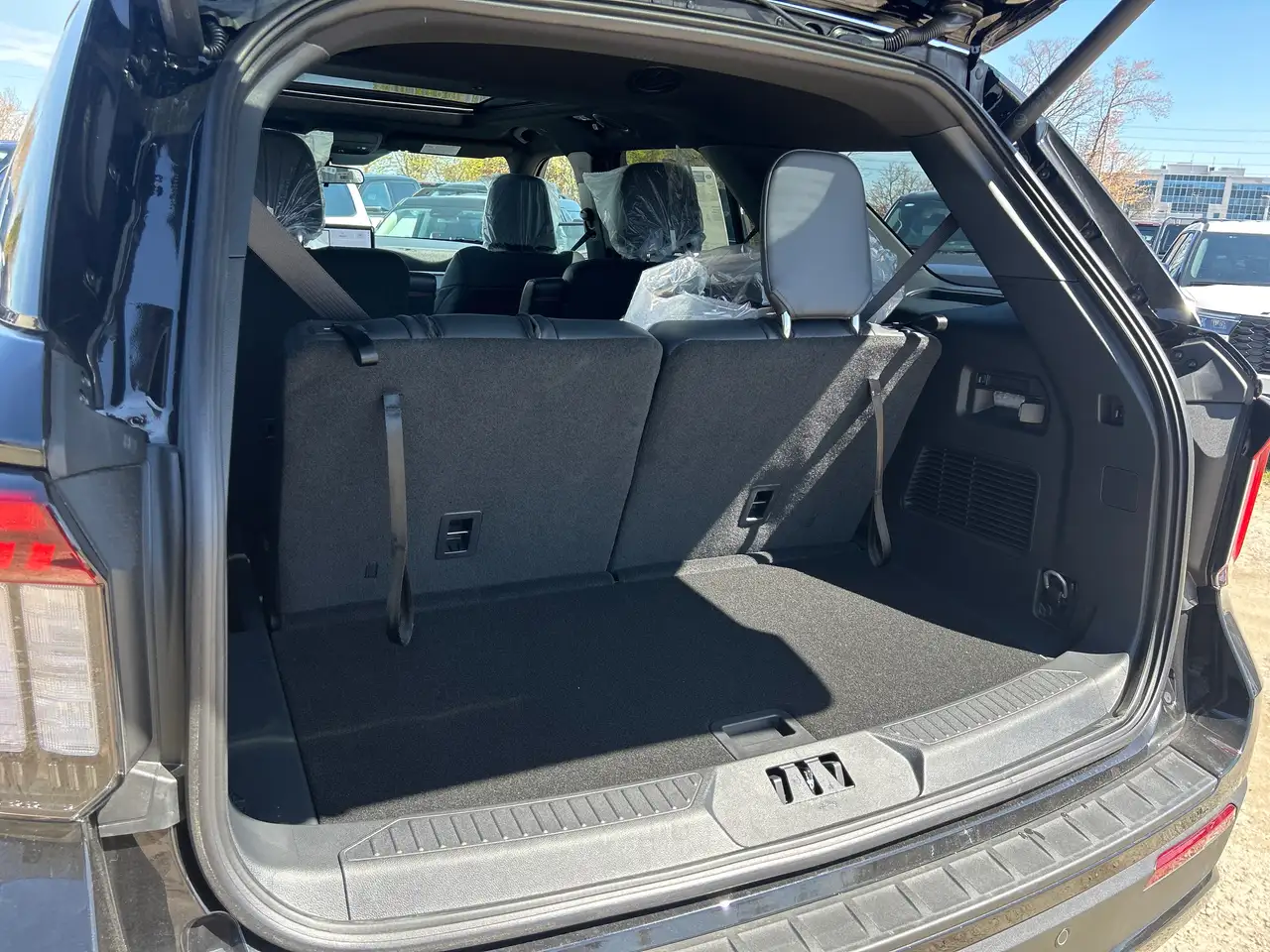 Ford Explorer снимка Ford Explorer