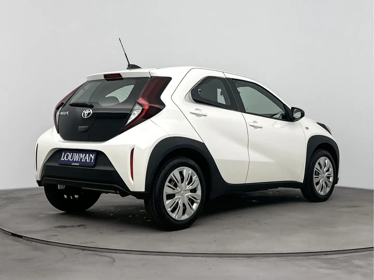 Toyota Aygo X 1.0 VVT-i MT Play *DEMO* Wit - 2