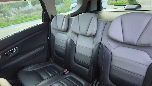 Renault Grand Scenic view 9