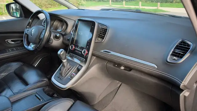 Renault Grand Scenic view 10