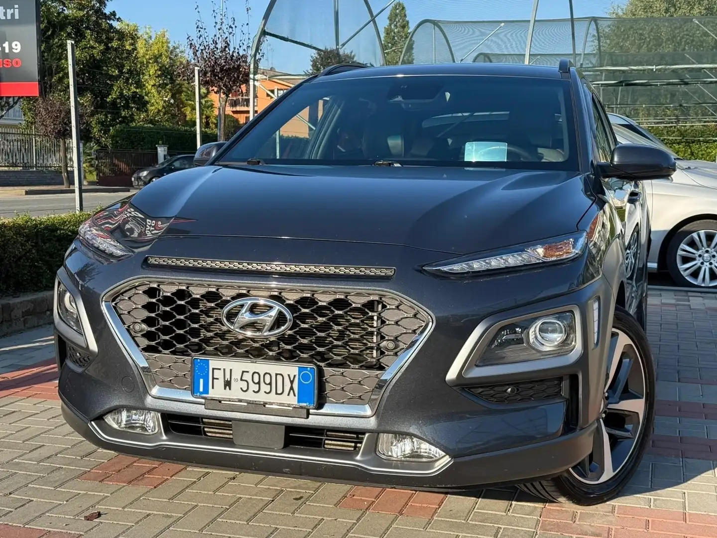 Hyundai KONA Kona 1.6 CRDI 136 CV 4WD DCT Style Grijs - 1