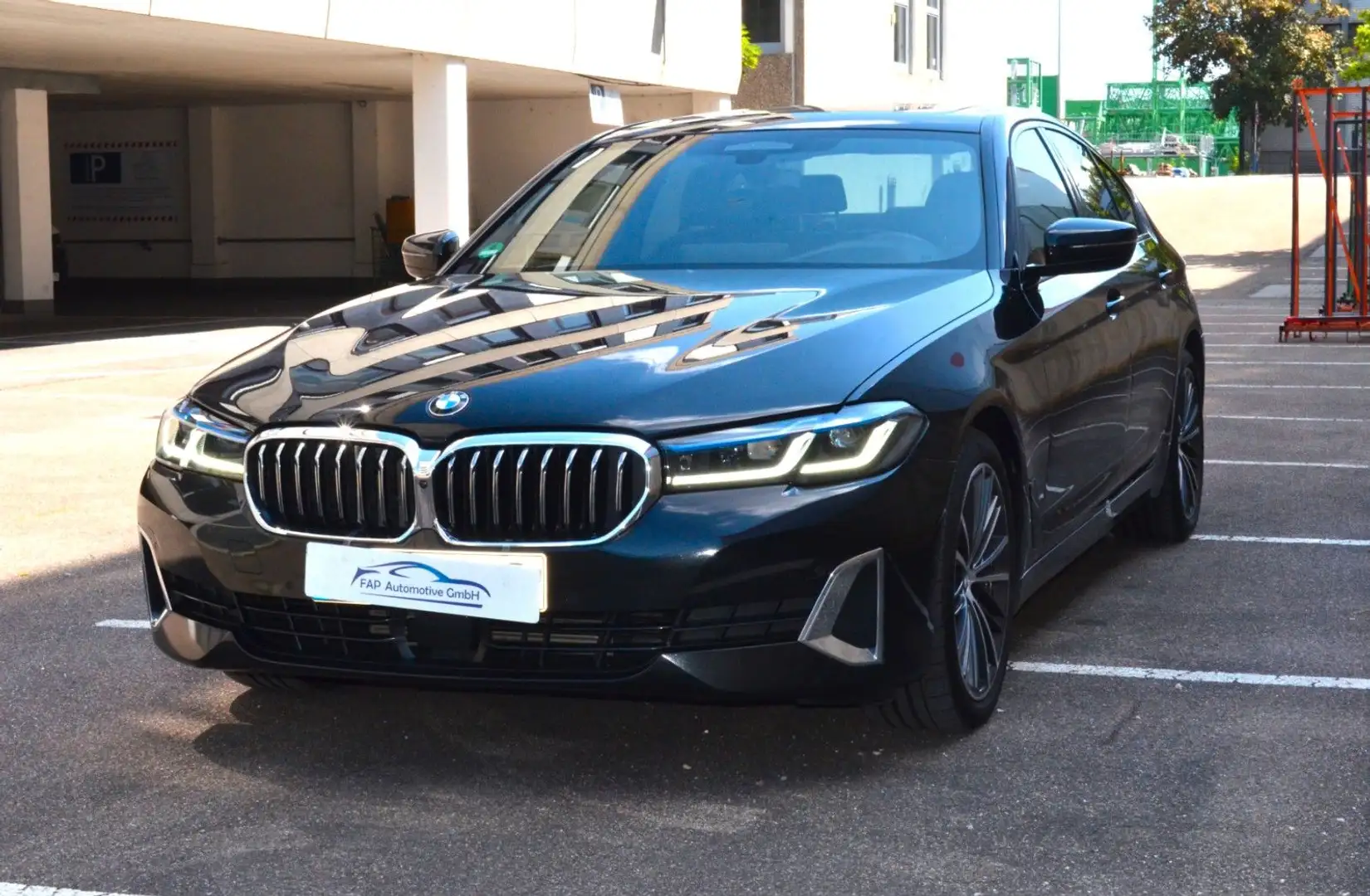 BMW 530 d xDrive Luxury Line TRAUMAUTO VOLLAUSST. Noir - 1