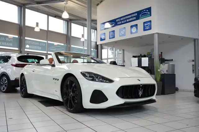 Maserati GranCabrio 4.7 V8 Sport Automatik *Nur 37tkm!