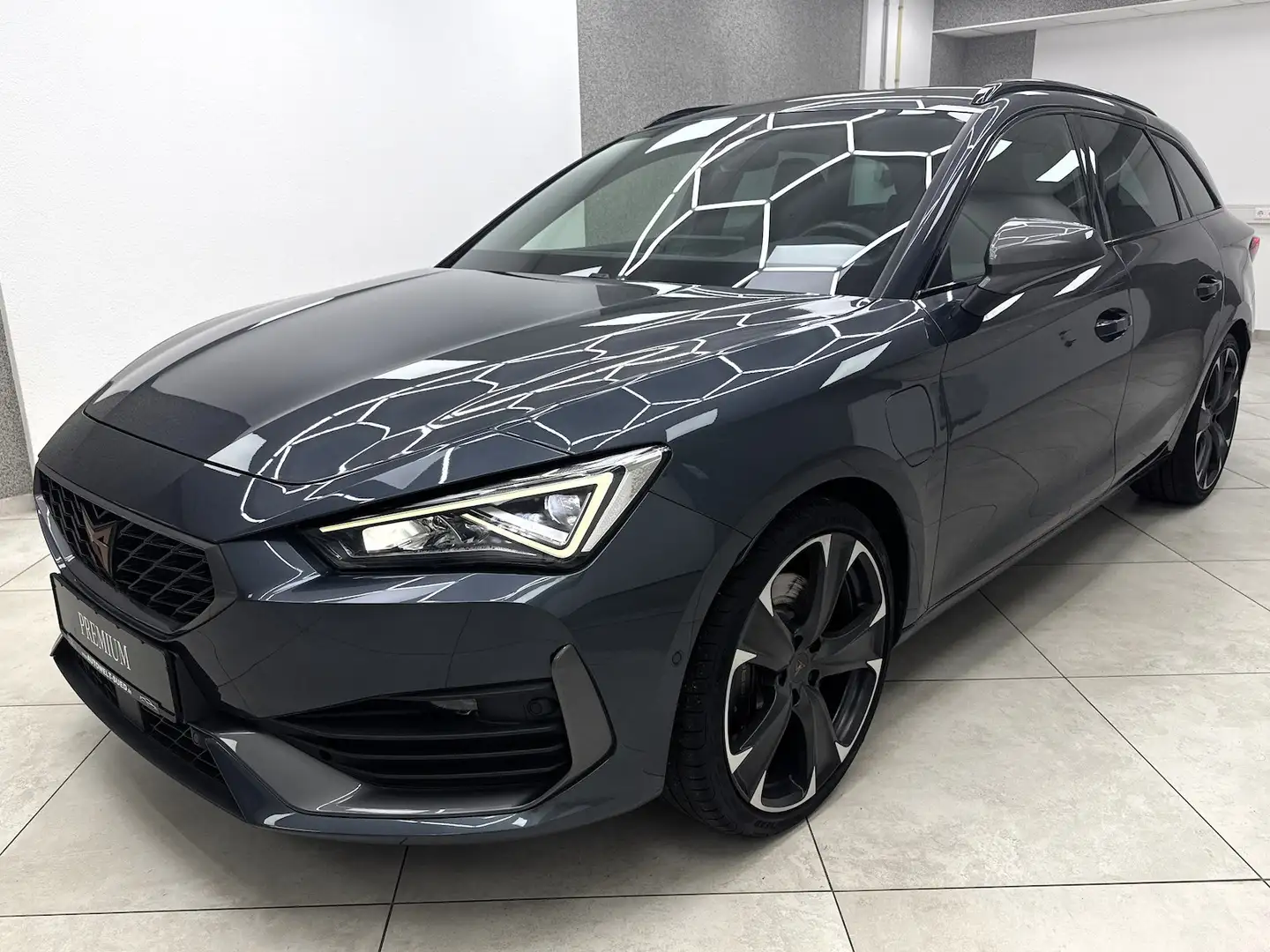 CUPRA Leon VZ SP 1.4 TSI e-Hybrid AHK ACC DCC RCam Apple LED Grau - 2