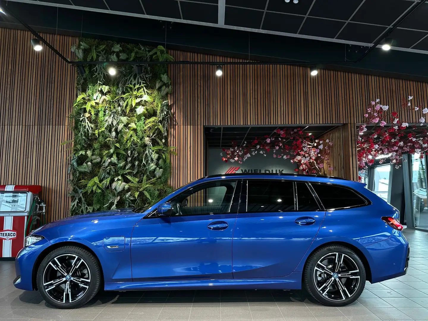 BMW 320 3-serie Touring 320e - 2