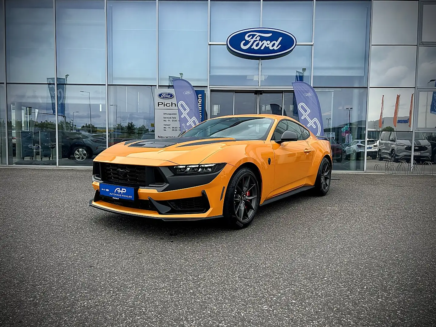 Ford Mustang 5,0 Ti-VCT V8 Dark Horse - LAGERFAHRZEUG Orange - 2