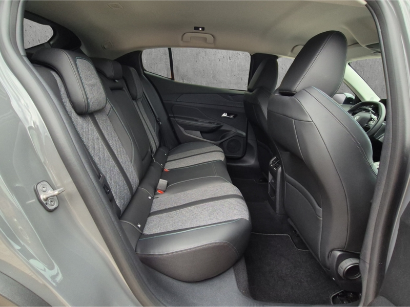 Peugeot 408 Allure PureTech 130 EAT8 Navi Memory Sitze 360 Kam — photo 14