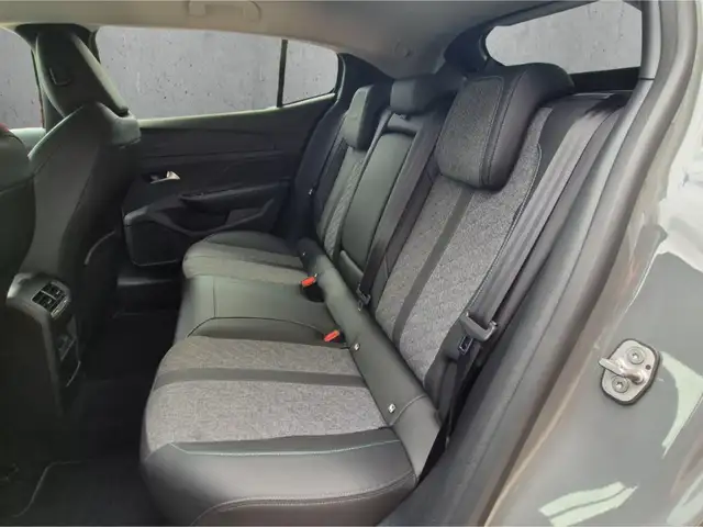 Peugeot 408 view 8