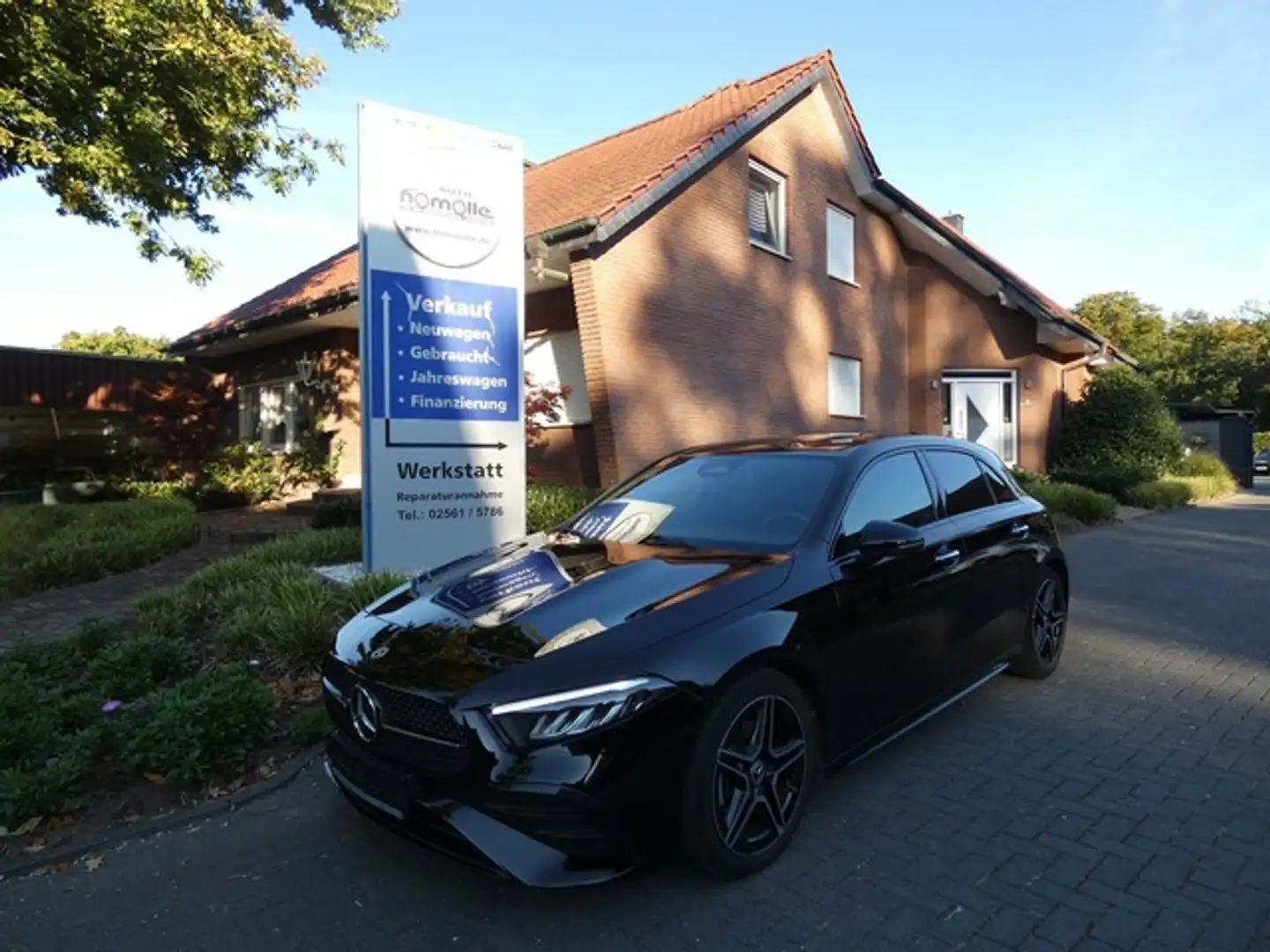 Mercedes-Benz A 200 AMG Night Paket Distronic Pro RFK NAVI Schwarz - 1