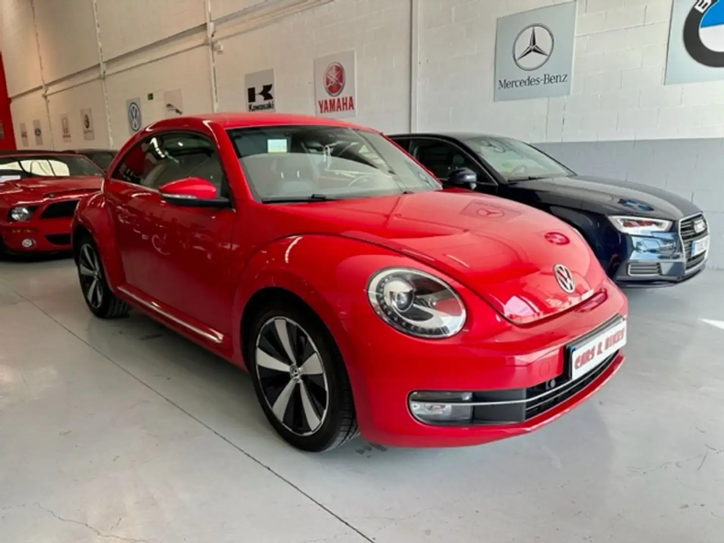 Volkswagen Beetle 1.2 TSI Design 105 Rosso - 2