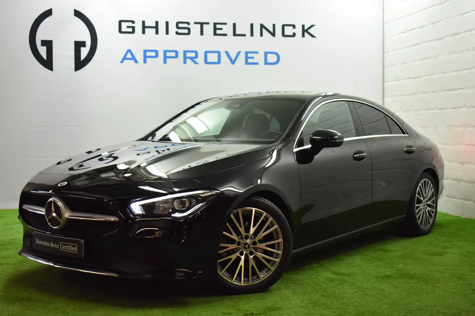 Mercedes-Benz CLA 200 Coupé Zwart - 1