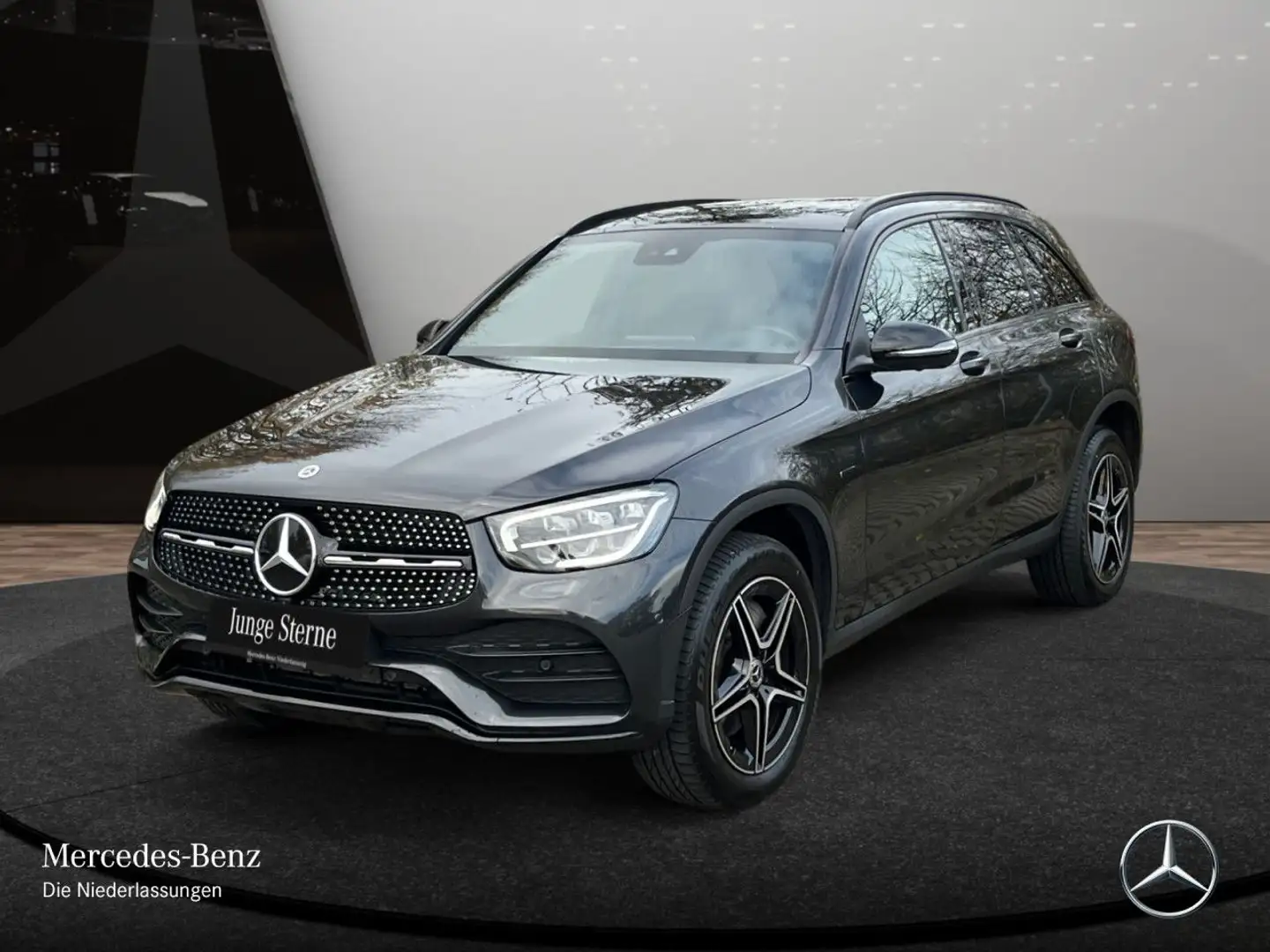 Mercedes-Benz GLC 300 e 4M AMG+NIGHT+PANO+360+AHK+LED+SPUR+TOTW Grigio - 2