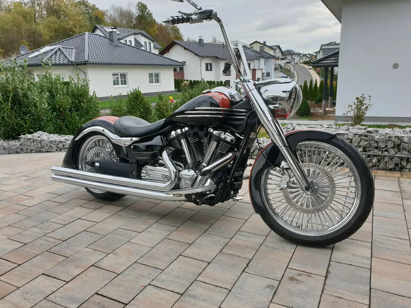 Yamaha XV 1900 Custom Red - 2