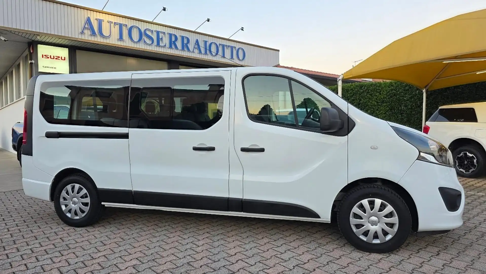 Opel Vivaro 1.6 dCi BiTurbo 125CV 9 posti Nazionale Blanc - 1