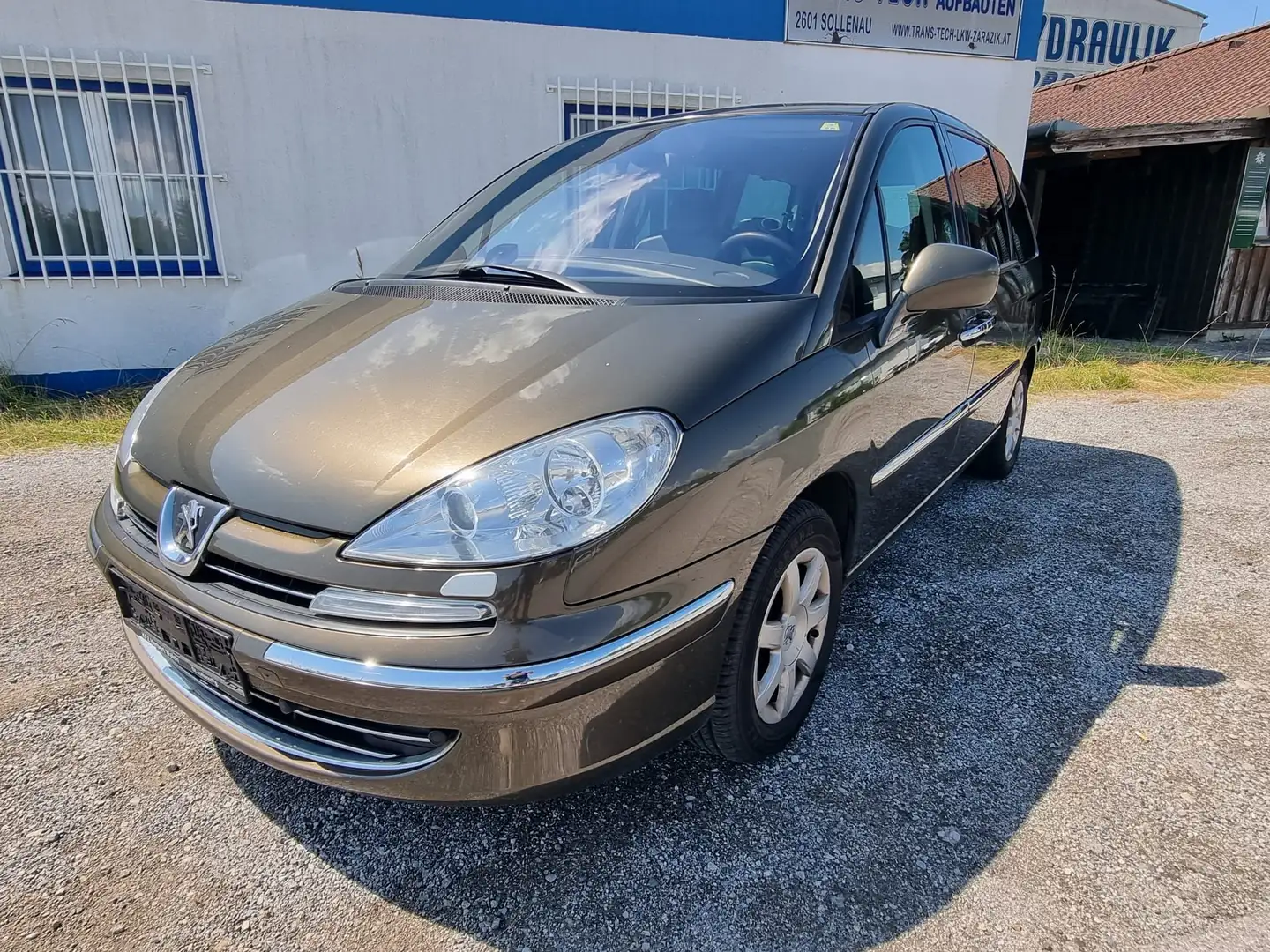 Peugeot 807 807 2,0 HDi 135 FAP Allure Allure Brun - 1