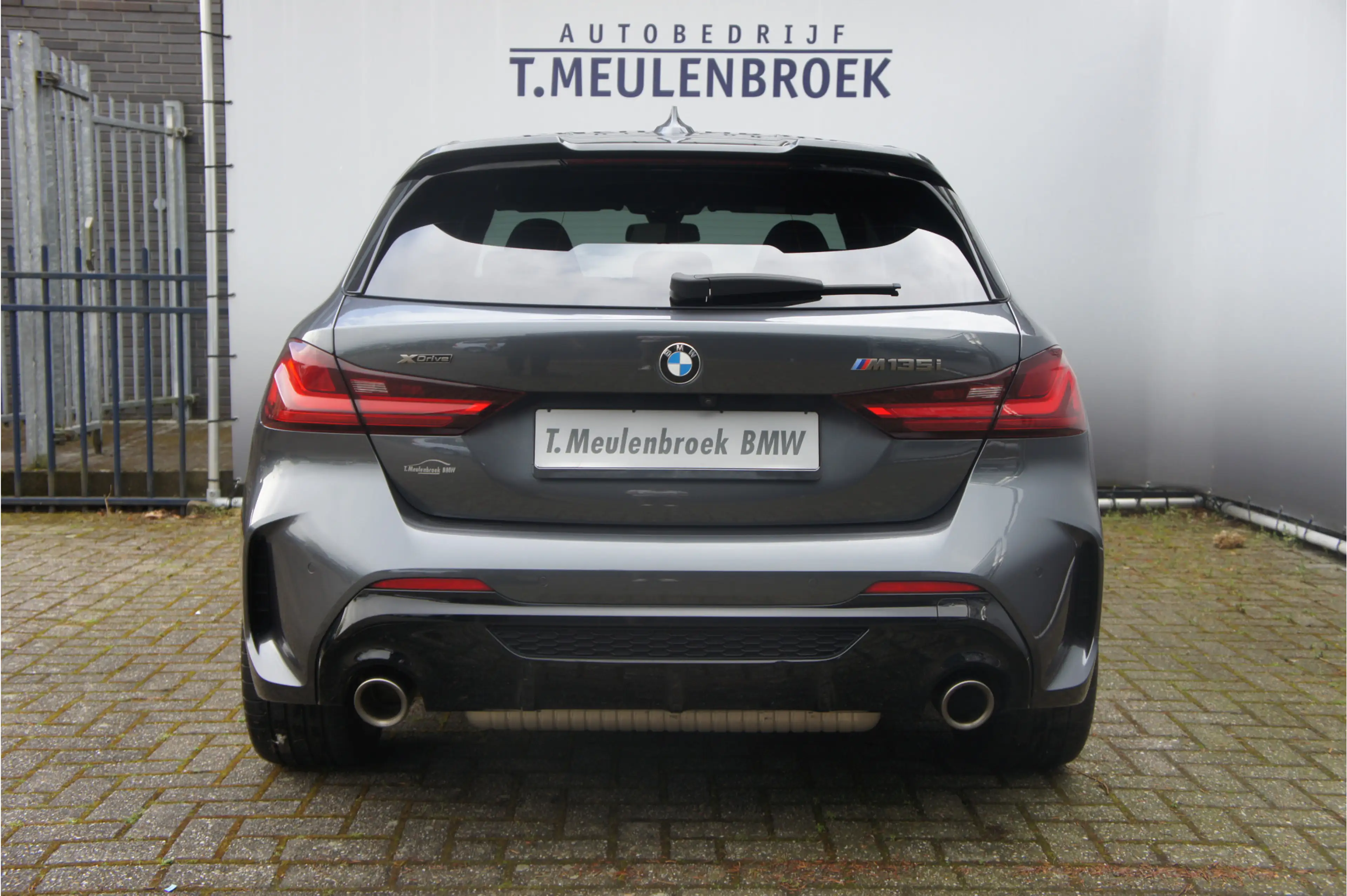 BMW 135 1-serie M135i xDrive High Executive — photo 6