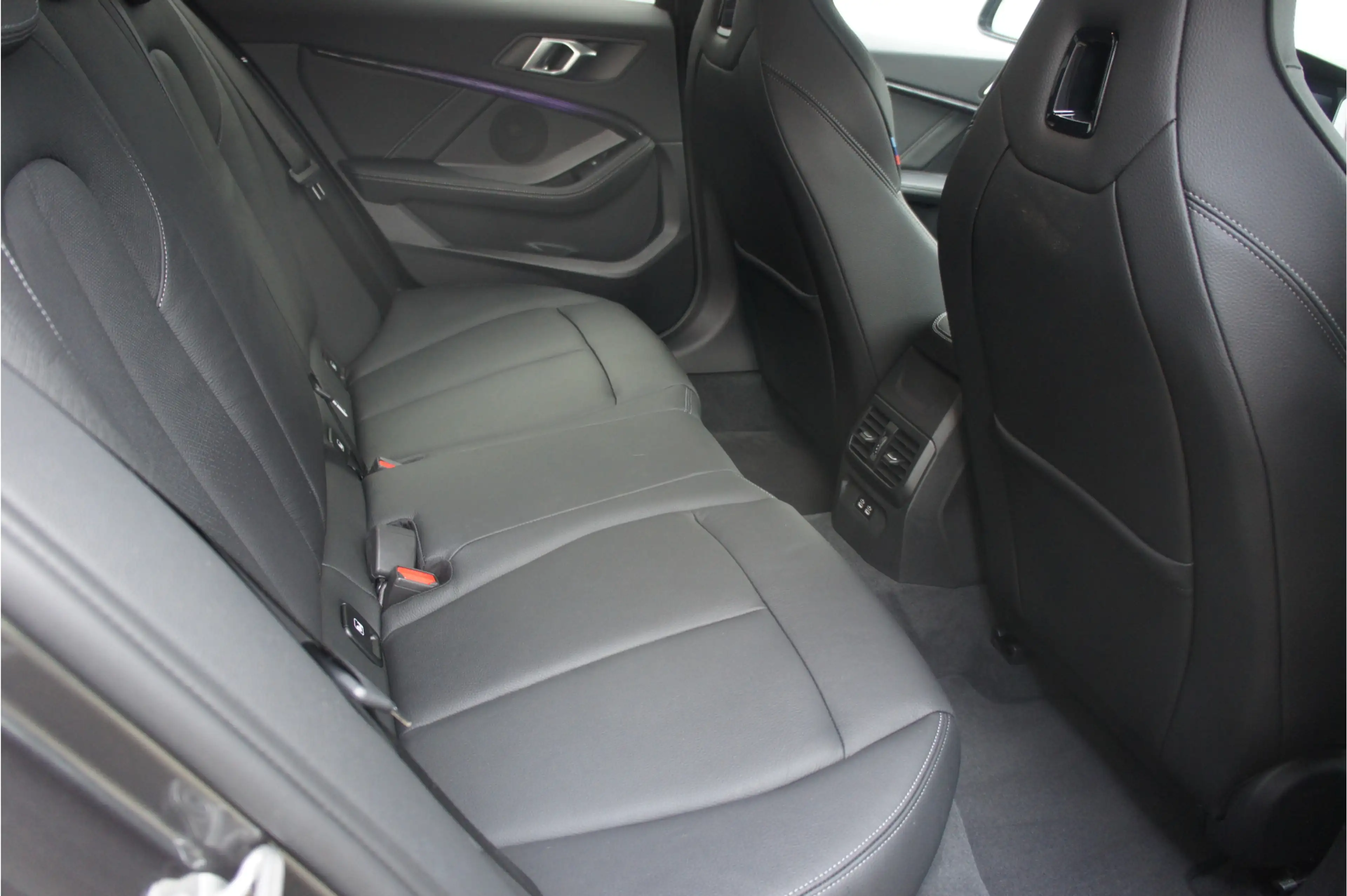 BMW 135 1-serie M135i xDrive High Executive — photo 17