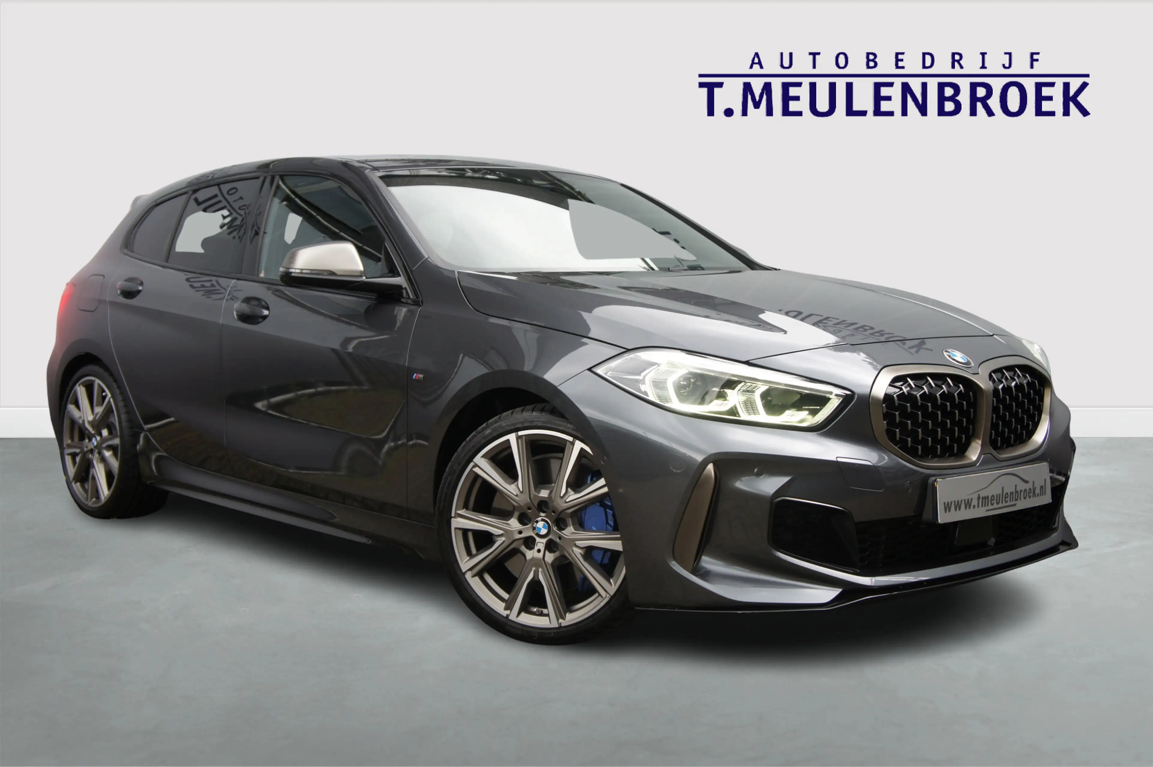 BMW 135 1-serie M135i xDrive High Executive