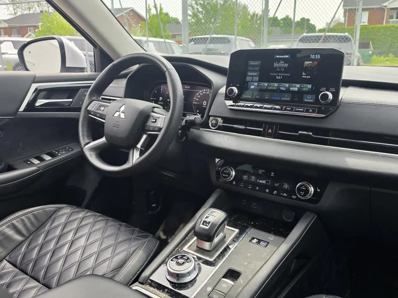Mitsubishi Outlander снимка Mitsubishi Outlander