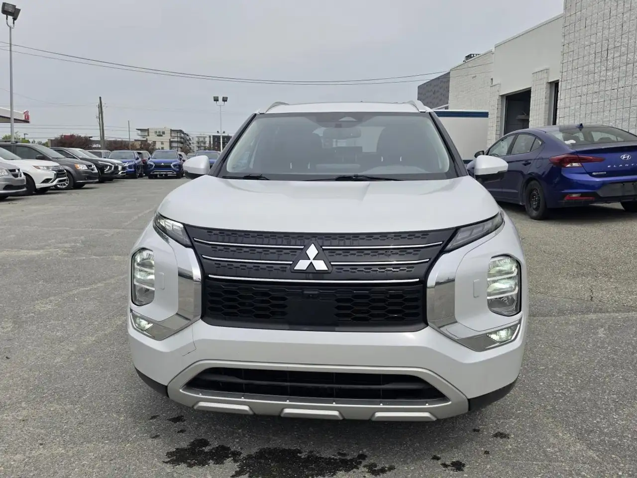 Mitsubishi Outlander снимка Mitsubishi Outlander