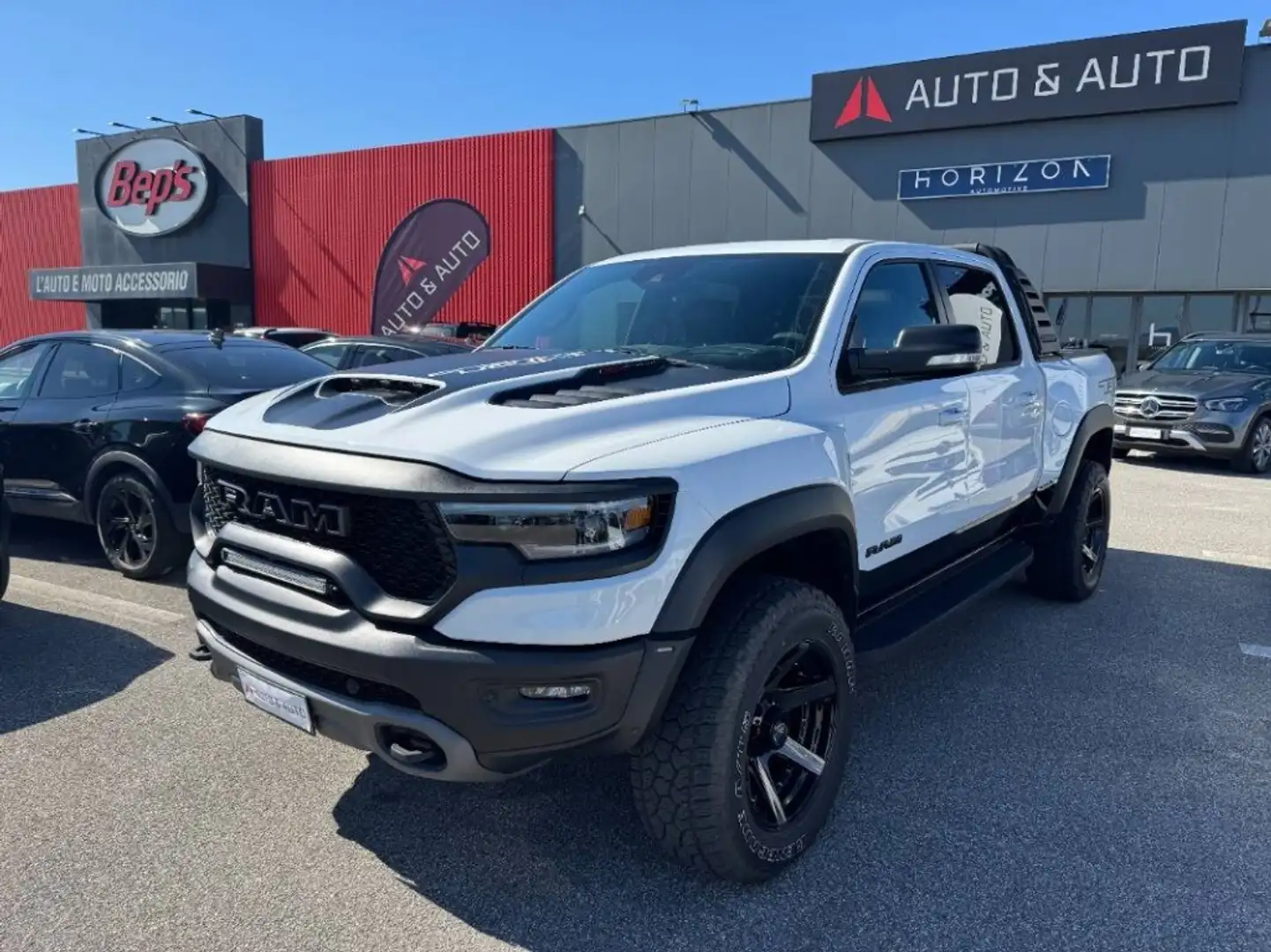 Dodge RAM 6.2 V8 Crew Cab TRX 711cv at8 Weiß - 1