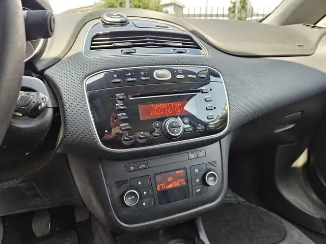 Fiat Punto Evo view 9
