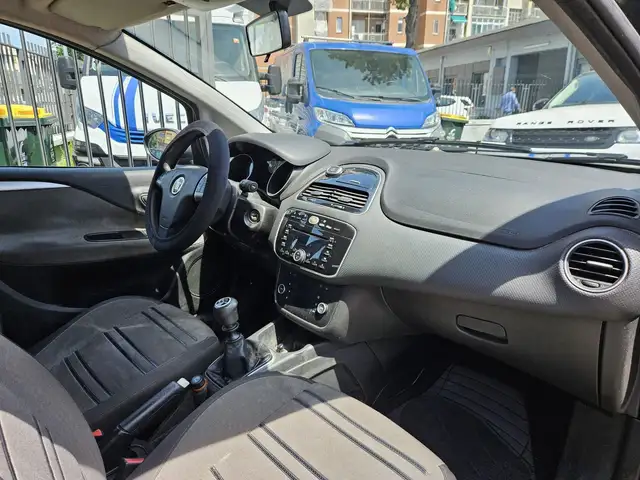 Fiat Punto Evo view 6