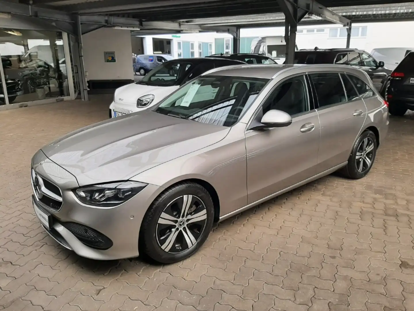 Mercedes-Benz C 200 T Avantgarde Advanced Kamera LED Argent - 1