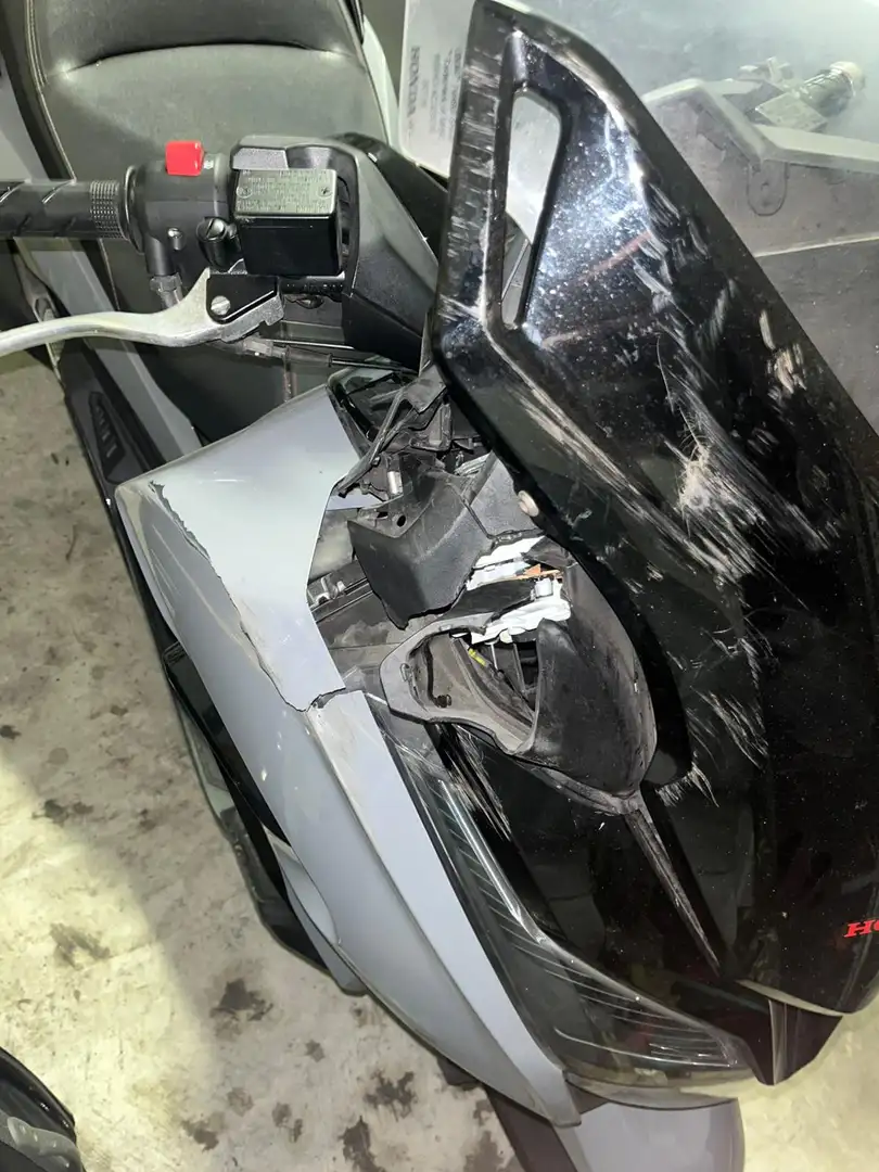 Honda Forza 300 Gris - 2