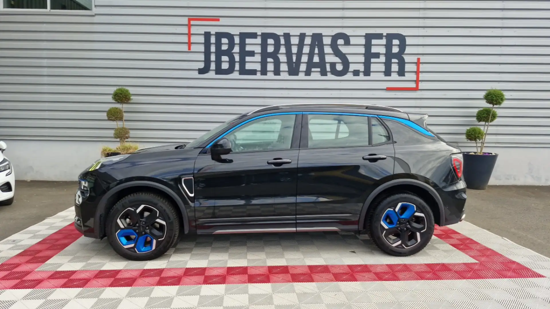 Lynk & Co 01 1,5 HEV Чёрный - 1