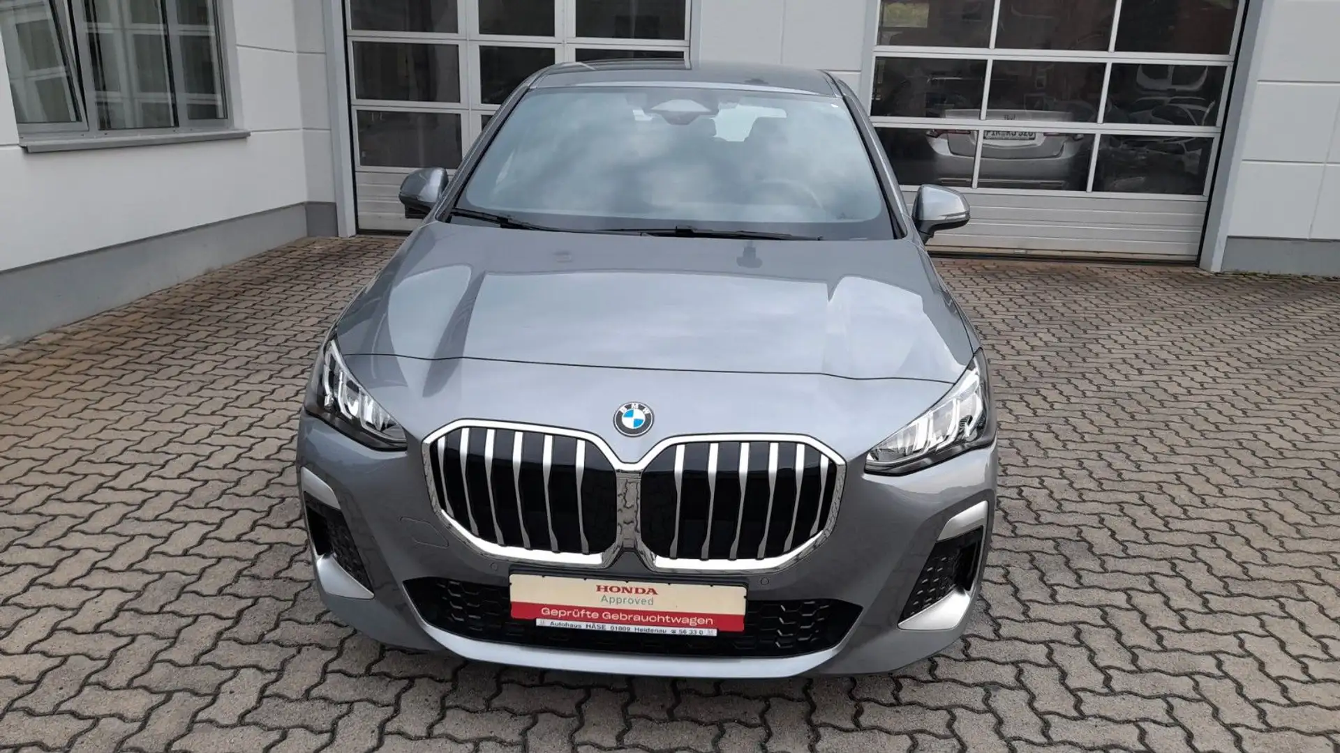 BMW 223 i Active Tourer M Sportpaket Mild Hybrid LED Grau - 2