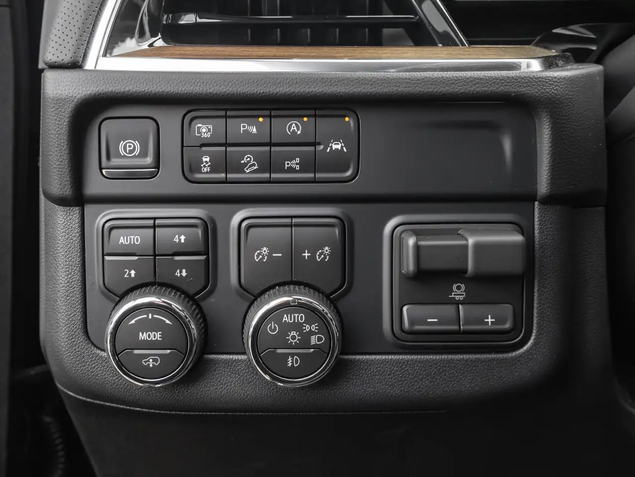 Chevrolet Tahoe снимка Chevrolet Tahoe