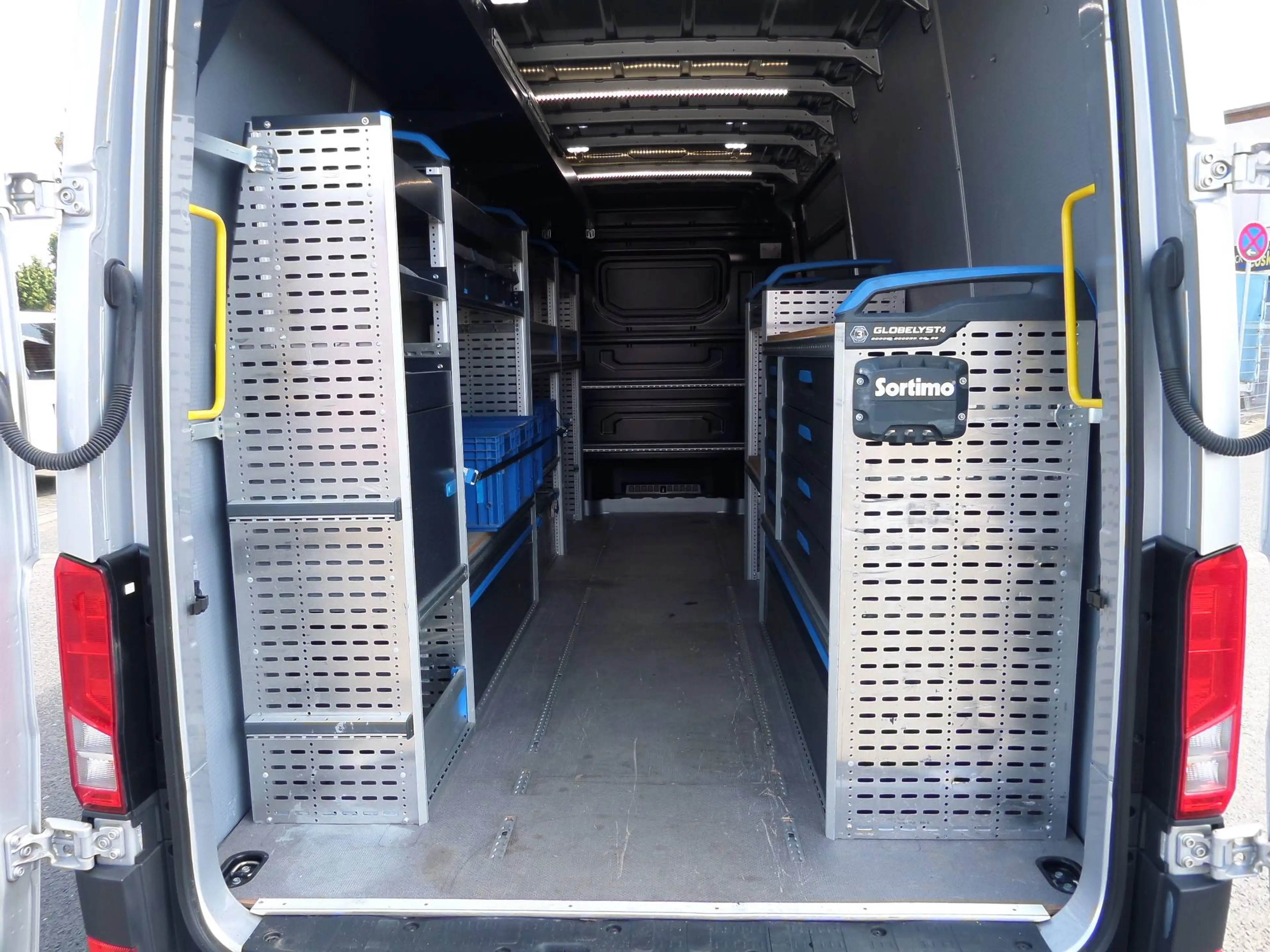 Volkswagen Crafter 35 MAXI+Regale+DSG+Navi+Cam+Tempo+PDC+Klima+1.Hand+TOP Zustand+Werkbank — photo 9