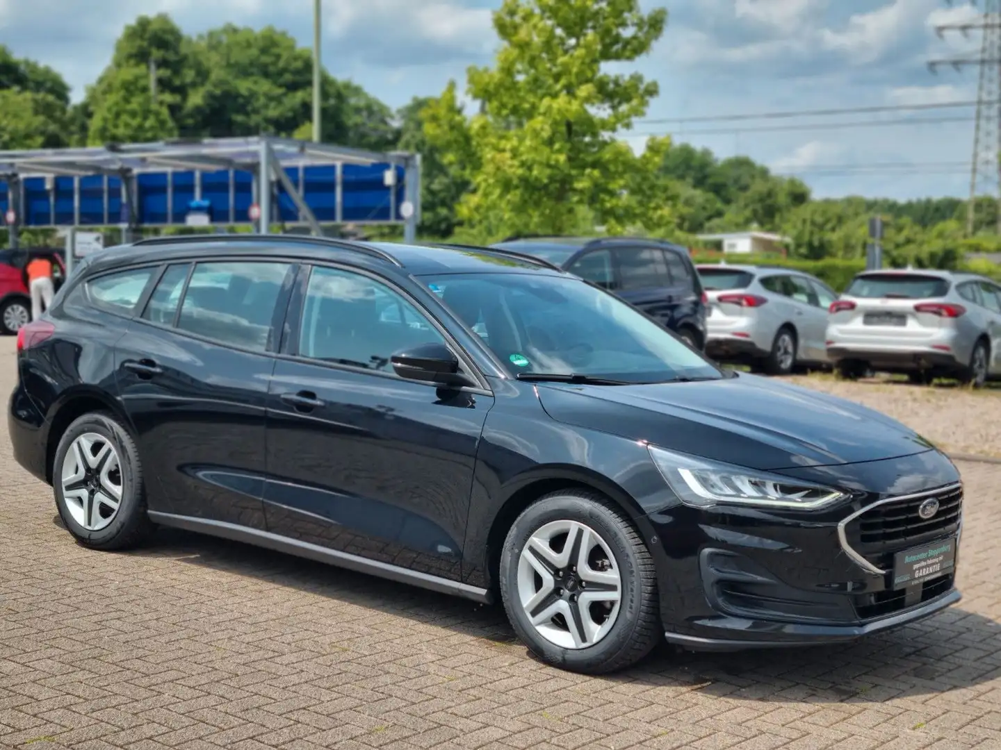 Ford Focus Turnier Cool & Connect/Navi/Kamera/Garant. Schwarz - 2