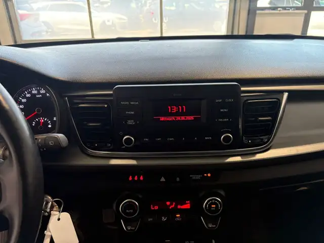 Kia Rio view 11