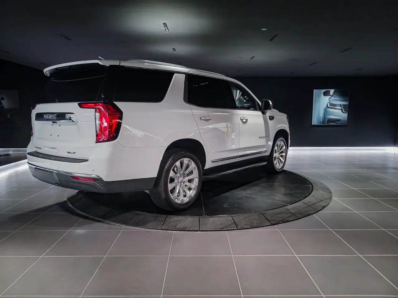 GMC Yukon снимка GMC Yukon