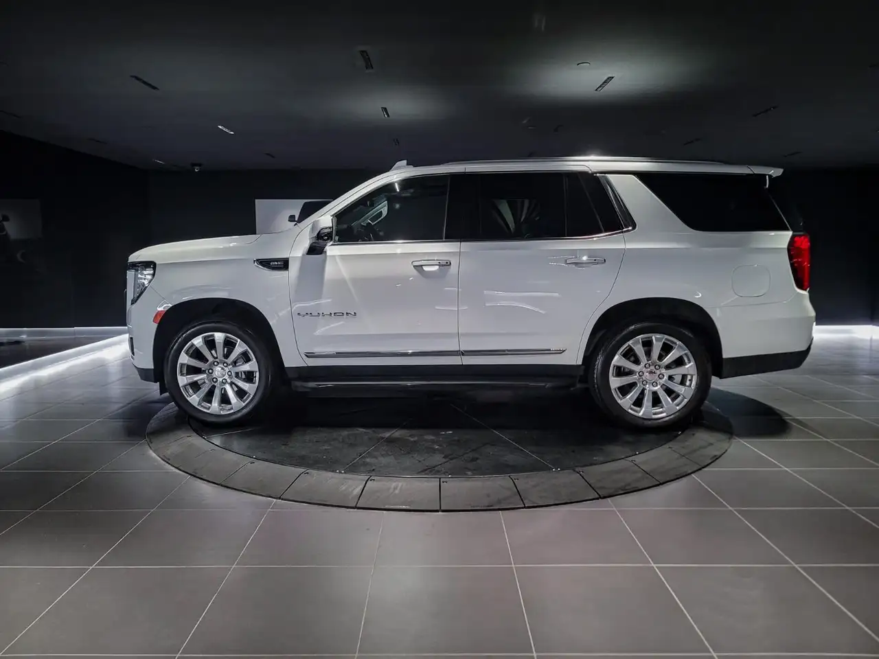 GMC Yukon снимка GMC Yukon