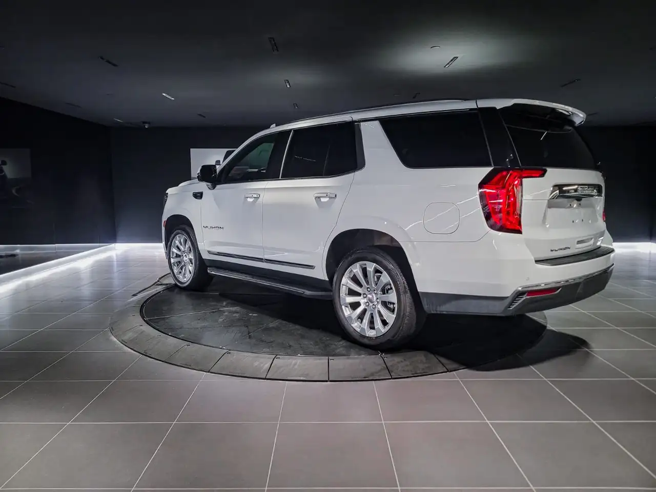 GMC Yukon снимка GMC Yukon