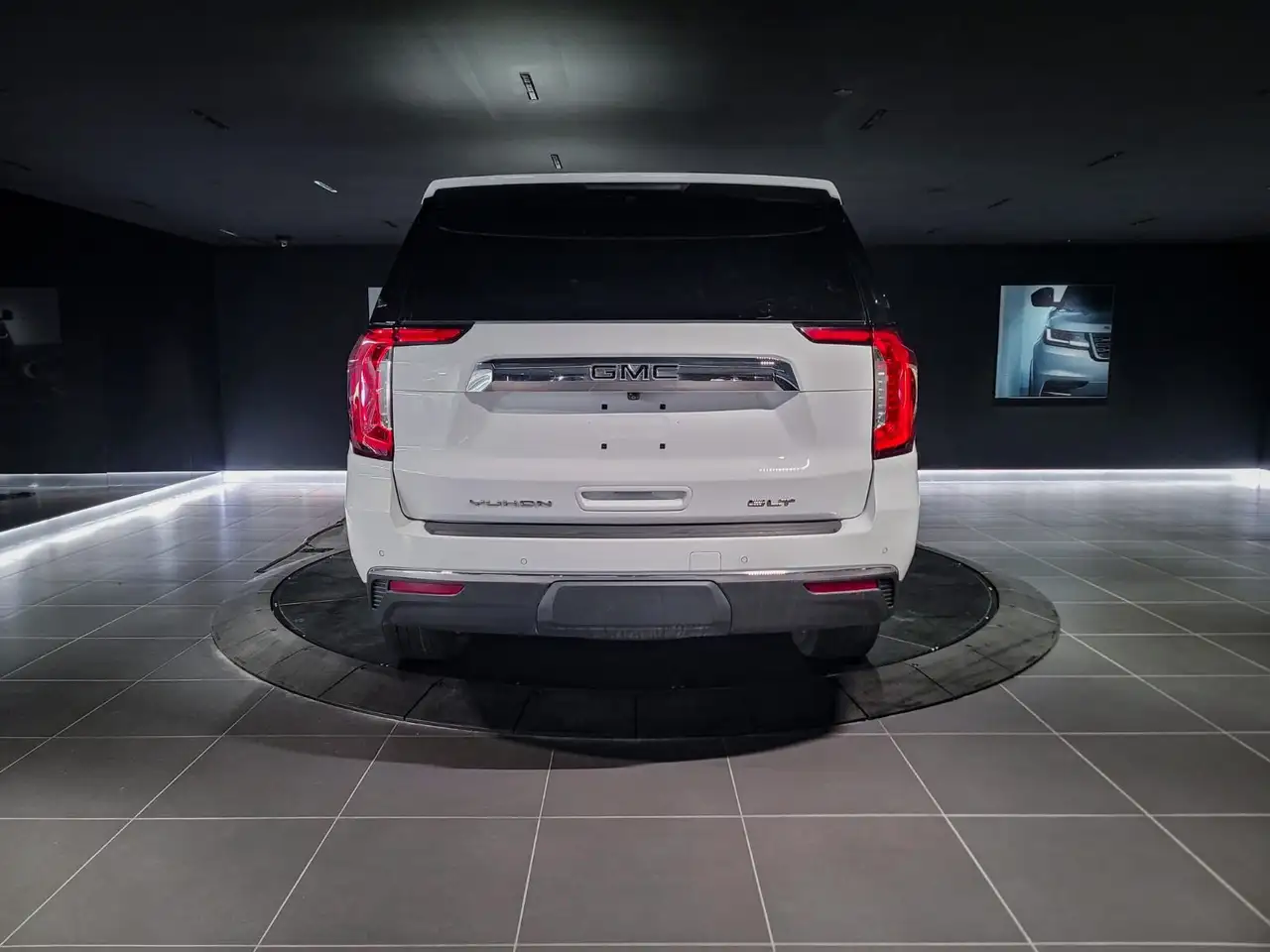 GMC Yukon снимка GMC Yukon