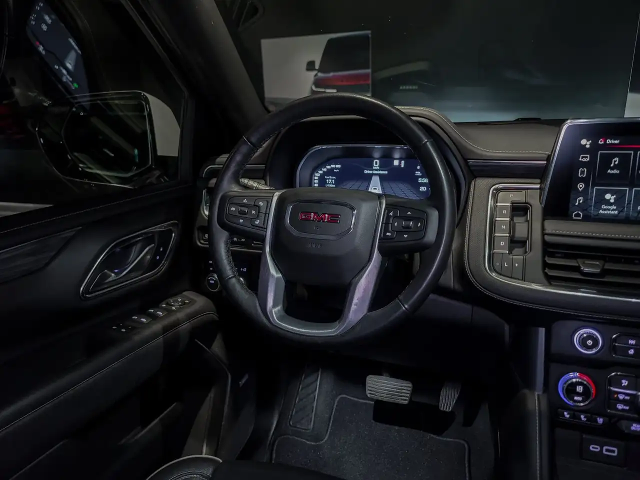 GMC Yukon снимка GMC Yukon