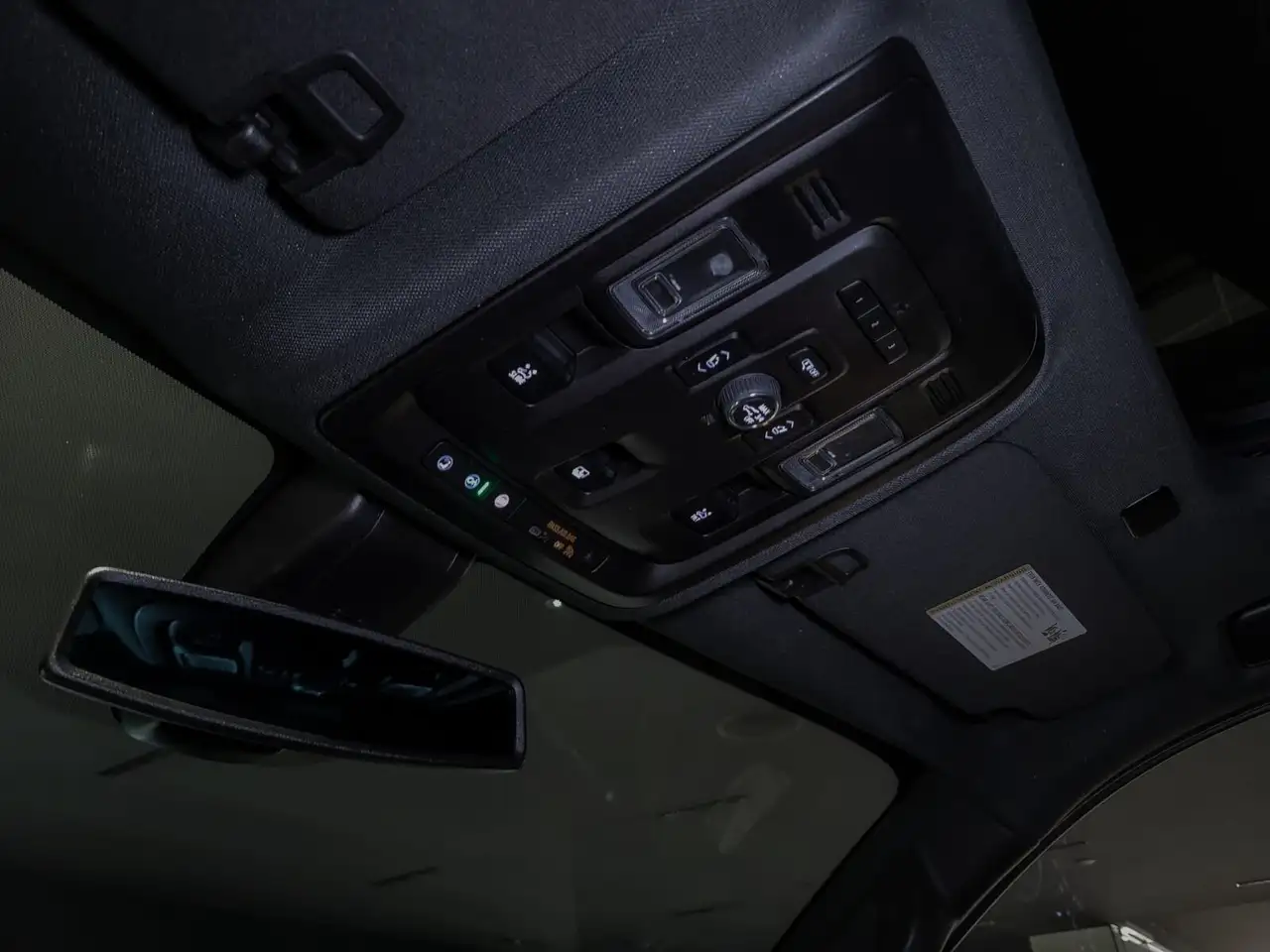 GMC Yukon снимка GMC Yukon