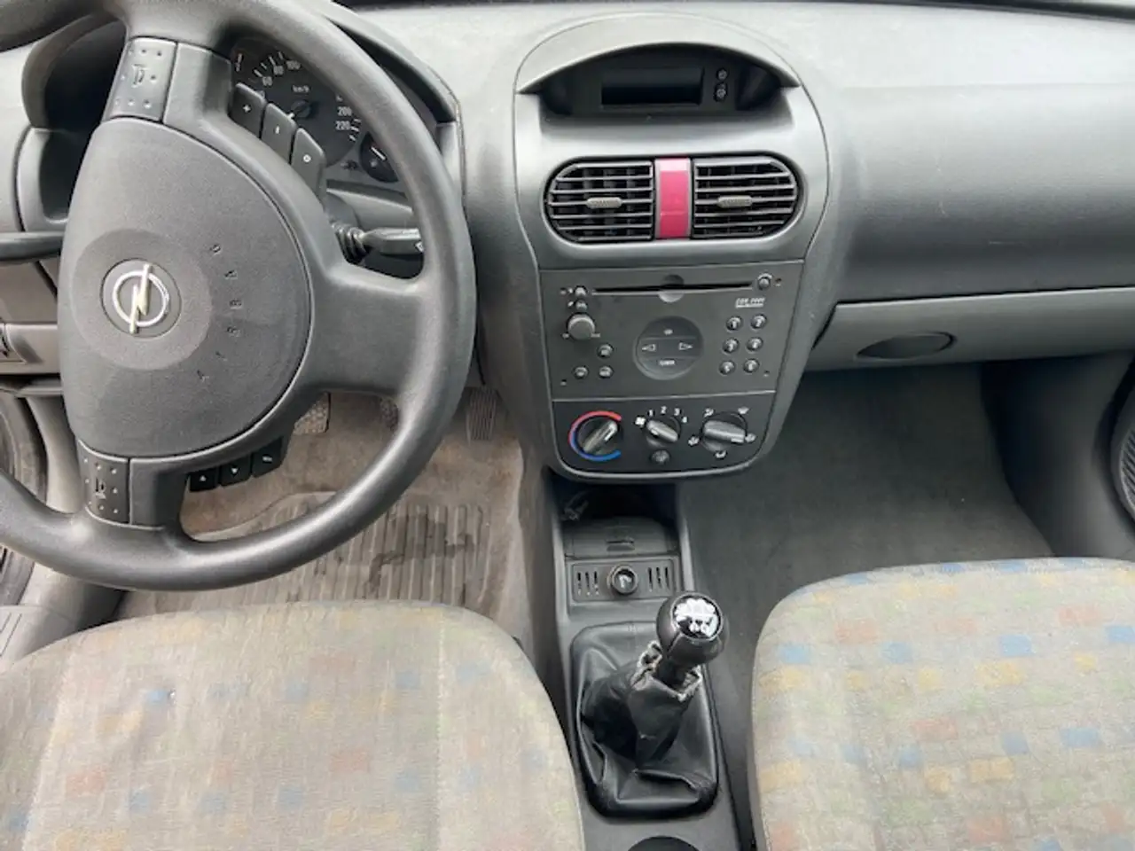 Opel Corsa 1.2i XE 16v Expression, foto 4