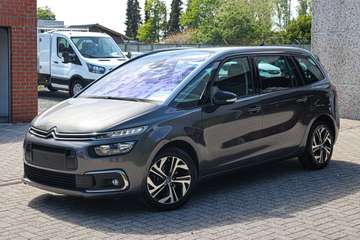 7-ZITPLAATSEN*ACHTERUITRIJCAMERA*NAVIGATIE*APPLE-CARPLAY*