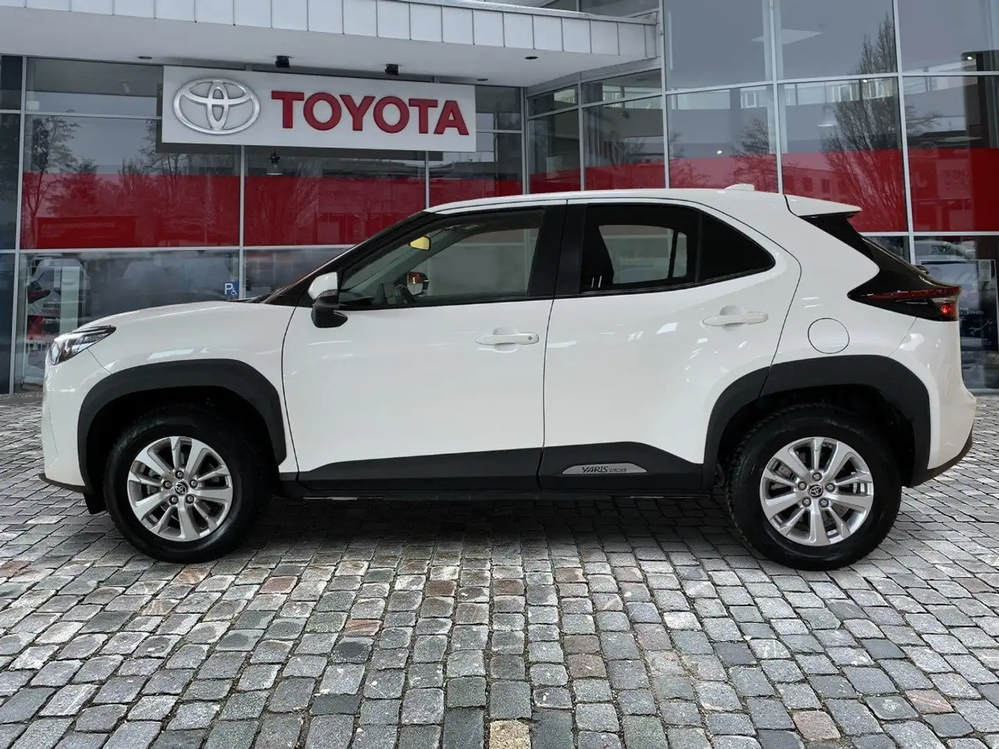 Toyota Yaris Cross 1.5 FWD Comfort Wit - 2