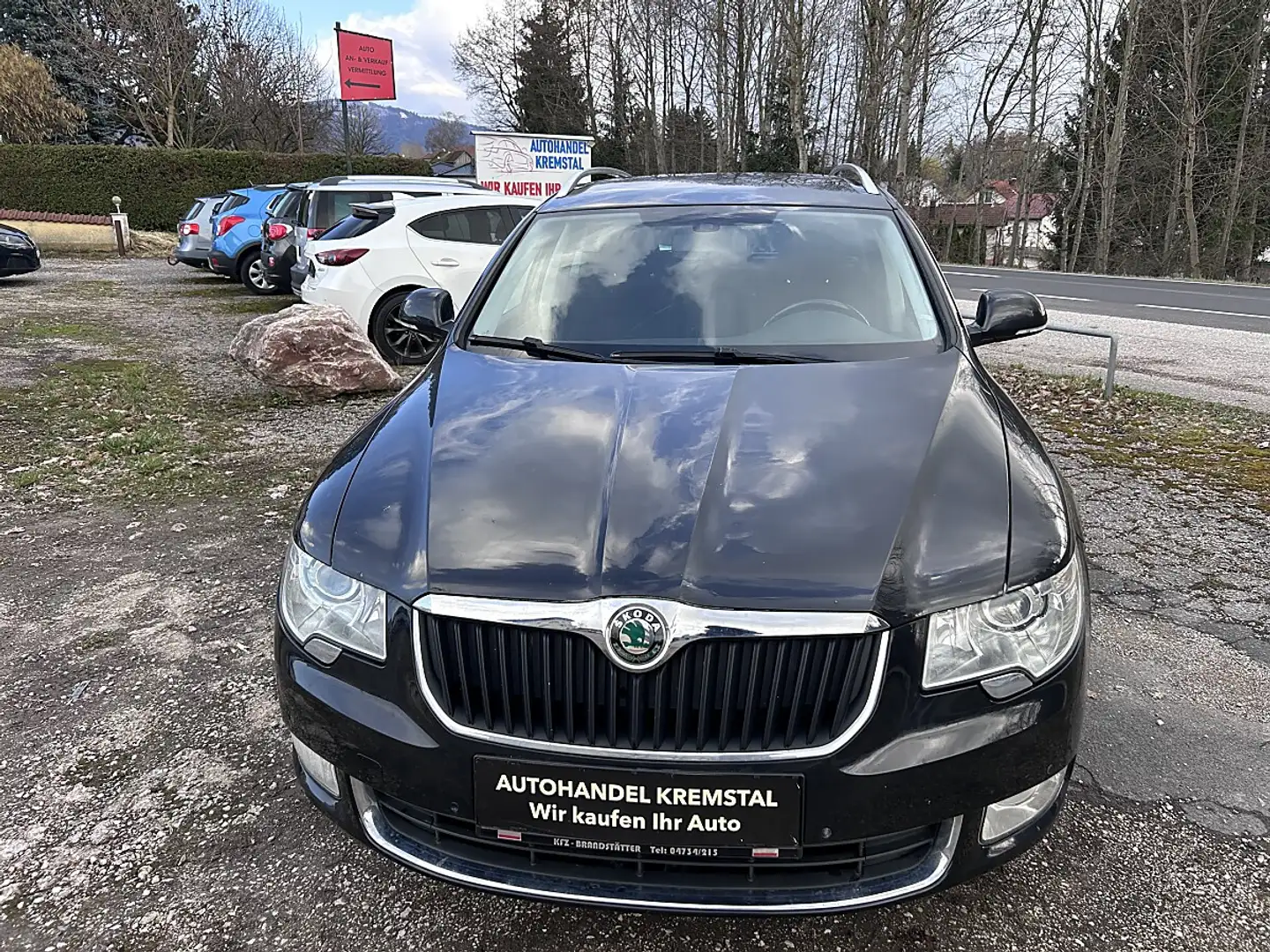 Skoda Superb Elegance 2,0 TDI CR DPF Schwarz - 1